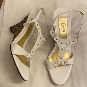 FRESCO BY PIERRE WHITE/GOLD LEOPARD WEDGE SANDALS. NEW
